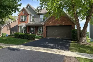 39W219 E Mallory Dr, Geneva, IL 60134 - Photo 2