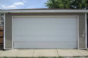 846 N St Louis Ave, Chicago, IL 60651 - Photo 2