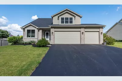 301 English Lane, Winthrop Harbor, IL 60096 - Photo 1