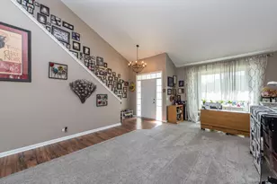 301 English Ln, Winthrop Harbor, IL 60096 - Photo 6