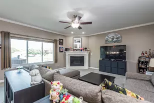 301 English Ln, Winthrop Harbor, IL 60096 - Photo 14