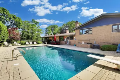 1500 W Blackhawk Drive, Mount Prospect, IL 60056 - Photo 4