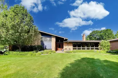 1500 W Blackhawk Drive, Mount Prospect, IL 60056 - Photo 2
