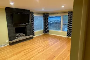 308 E 55th St, Hinsdale, IL 60521 - Photo 2
