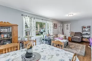 405 N Iowa Ave, Villa Park, IL 60181 - Photo 2