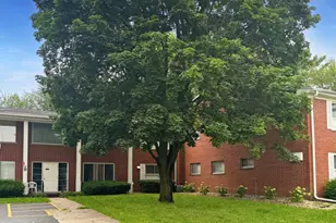 124 N Whistler Ave, Freeport, IL 61032 - Photo 2