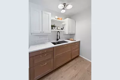 124 N Whistler Avenue #B8, Freeport, IL 61032 - Photo 12