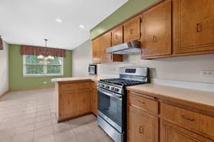 7305 Summit Rd, Darien, IL 60561 - Photo 10