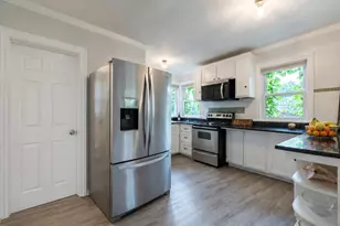 3844 W 61st St, Chicago, IL 60629 - Photo 12