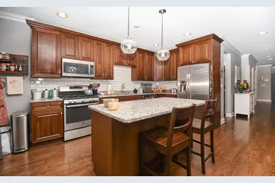 21 N Herbert Road #I, Riverside, IL 60546 - Photo 6