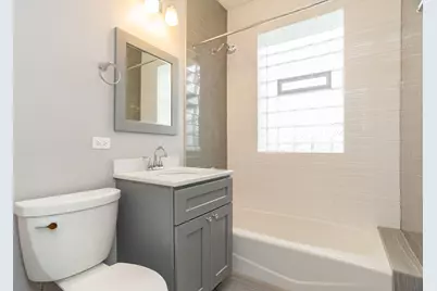 7555 N Claremont Avenue, Chicago, IL 60645 - Photo 12