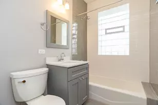 7555 N Claremont Ave, Chicago, IL 60645 - Photo 12