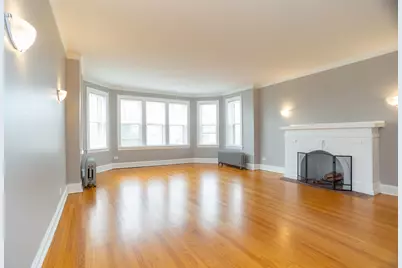 7555 N Claremont Avenue, Chicago, IL 60645 - Photo 2