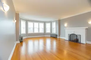 7555 N Claremont Ave, Chicago, IL 60645 - Photo 2