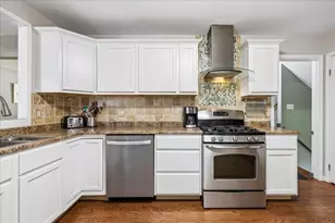 60 New Castle Ct, Crystal Lake, IL 60014 - Photo 8