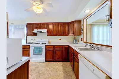 [Address not provided], Crystal Lake, IL 60014 - Photo 20