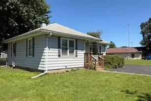 811 1st St, Colona, IL 61241 - Photo 4