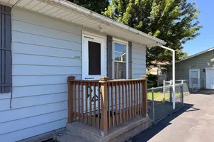 811 1st St, Colona, IL 61241 - Photo 6