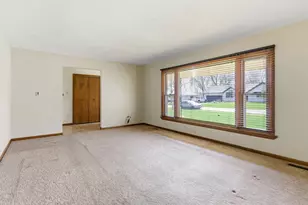 14 Knollwood Pl, Joliet, IL 60433 - Photo 4