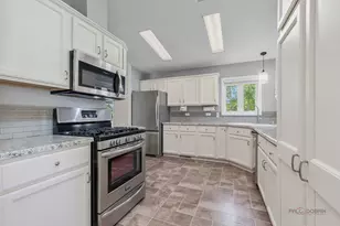 1815 Paddock Ct, Grayslake, IL 60030 - Photo 12
