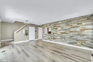 436 Yorktown Ct, Aurora, IL 60504 - Photo 4