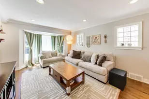7028 W Melrose St, Chicago, IL 60634 - Photo 4