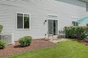 1211 Arapaho Ct, Naperville, IL 60540 - Photo 2