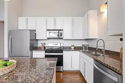 2065 N Kedzie Avenue #327, Chicago, IL 60647 - Photo 4