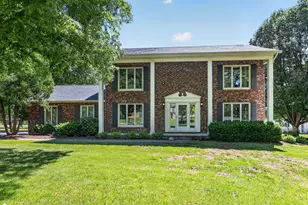 6N425 Foley Ln, Saint Charles, IL 60175 - Photo 1