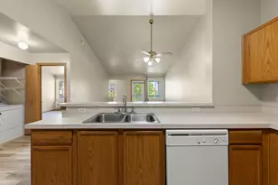 1457 McClure Rd, Aurora, IL 60505 - Photo 10