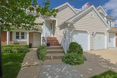 1011 Brentwood Circle, Buffalo Grove, IL 60089 - Photo 2
