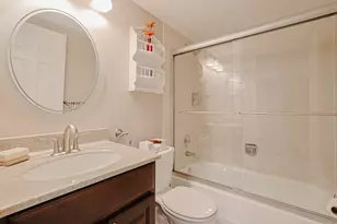 1011 Brentwood Cir, Buffalo Grove, IL 60089 - Photo 12