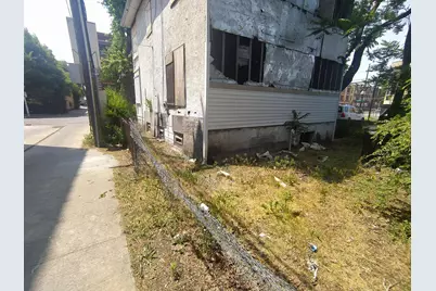 7909 S Essex Avenue, Chicago, IL 60617 - Photo 2