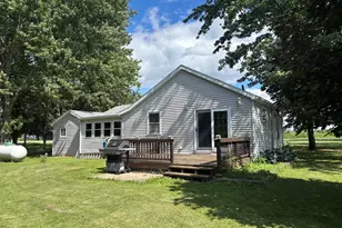 15648 Norrish Rd, Morrison, IL 61270 - Photo 2
