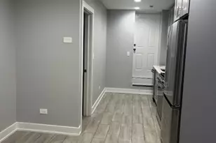 926 W 32nd Pl, Chicago, IL 60608 - Photo 2