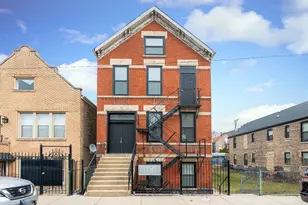 926 W 32nd Pl, Chicago, IL 60608 - Photo 1