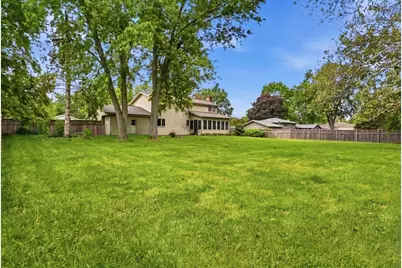 28W118 Hillview Drive, Naperville, IL 60564 - Photo 2