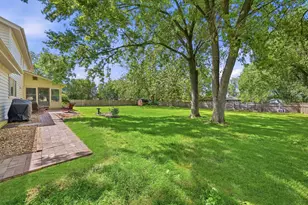 28W118 Hillview Dr, Naperville, IL 60564 - Photo 36