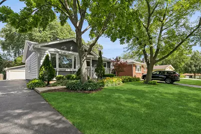 215 Brice Avenue, Mundelein, IL 60060 - Photo 2