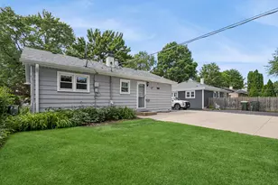 215 Brice Ave, Mundelein, IL 60060 - Photo 20