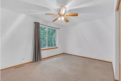 312 W Treehouse Lane, Round Lake, IL 60073 - Photo 18