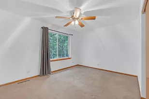 312 W Treehouse Ln, Round Lake, IL 60073 - Photo 18