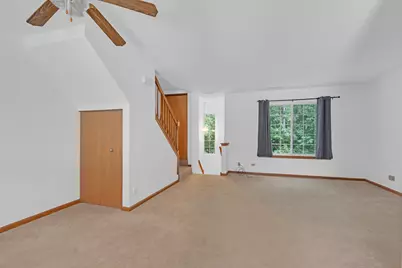 312 W Treehouse Lane, Round Lake, IL 60073 - Photo 10