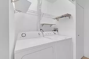 312 W Treehouse Ln, Round Lake, IL 60073 - Photo 14