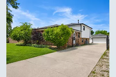 11824 S Leclaire Avenue, Alsip, IL 60803 - Photo 2