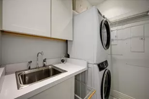 159 E Walton Pl, Chicago, IL 60611 - Photo 24