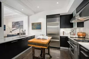 159 E Walton Pl, Chicago, IL 60611 - Photo 14