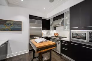 159 E Walton Pl, Chicago, IL 60611 - Photo 16