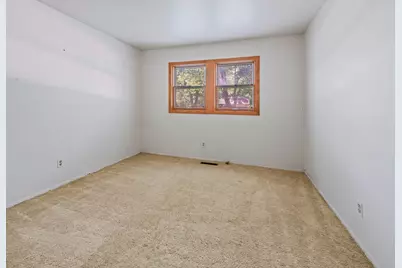 304 Dartmoor Drive, Crystal Lake, IL 60014 - Photo 10