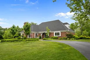 150 N Suffolk Ln, Lake Forest, IL 60045 - Photo 4